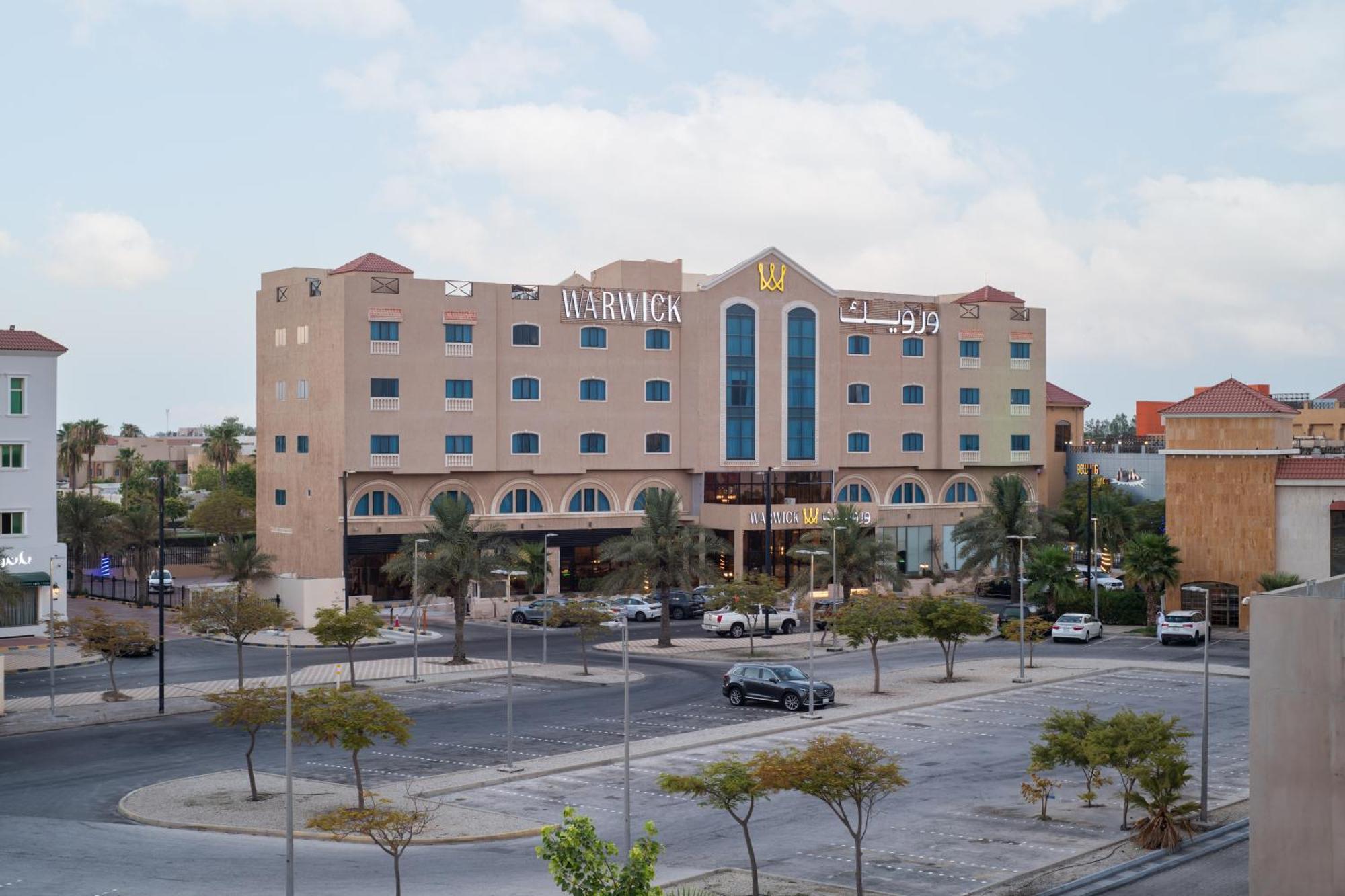 Warwick Al Jubail Hotel Exteriör bild