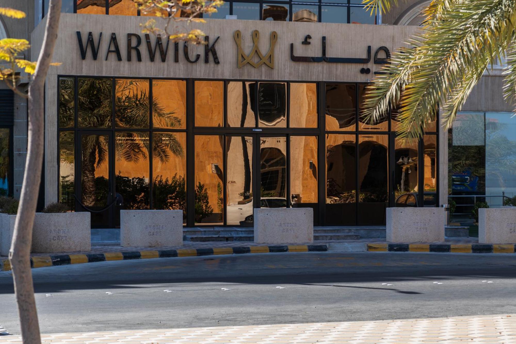 Warwick Al Jubail Hotel Exteriör bild